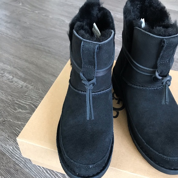 UGG ESTHER BOOT - Picture 7 of 9